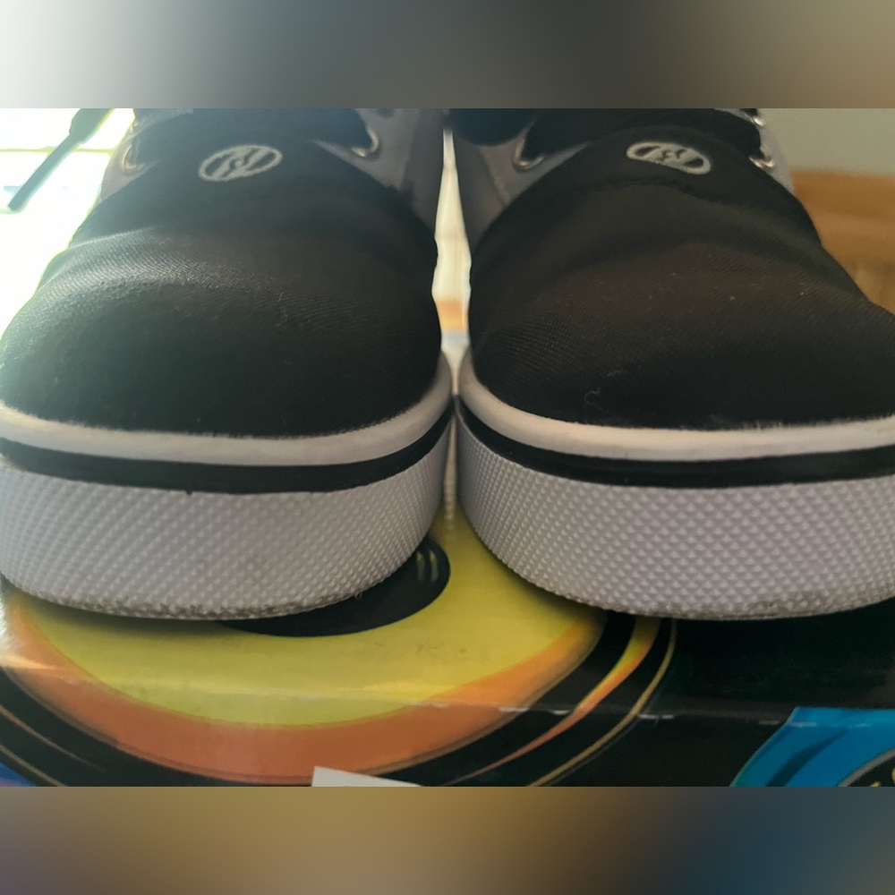 The Original Wheeled shoe Heelys Youth 4